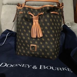 Dooney & Bourke Bag